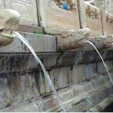 北京暴雨故宫再现千龙吐水案例研究