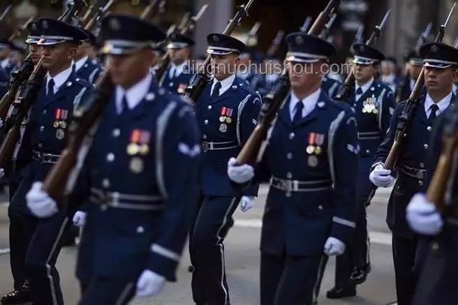 特朗普生日阅兵指南：应对与理解公众反应